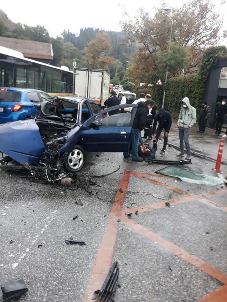 Son dakika... Yağmur kaza getirdi Kafa kafaya çarpıştılar