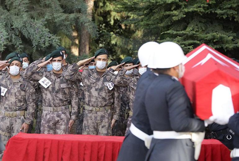 Şehit özel harekat polislerinin cenazeleri, memleketlerine uğurlandı