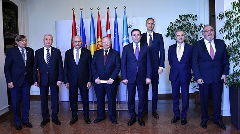 Binali Yıldırım, Macaristanda Türk Konseyinin düzenlediği konferansa katıldı