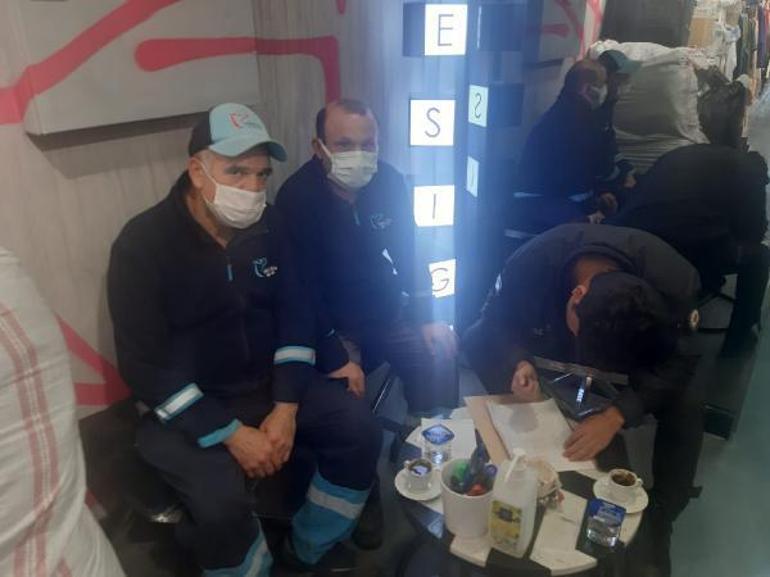 Yolda bulduğu 500 bin lirayı hiç düşünmeden sahibine teslim etti