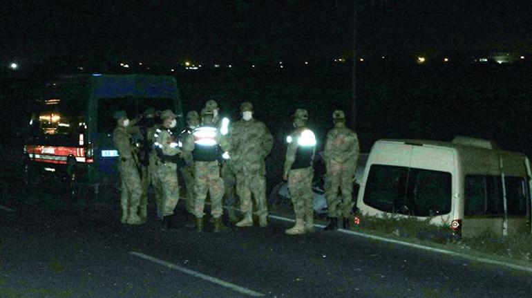 Öğretmenlerin bulunduğu minibüs kaza yaptı 10 yaralı var
