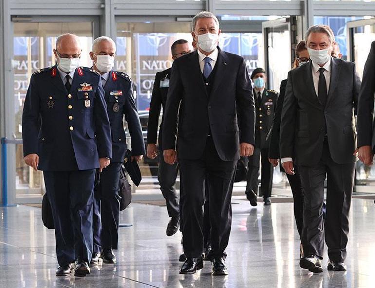 Son dakika Bakan Akar NATO Karargahında