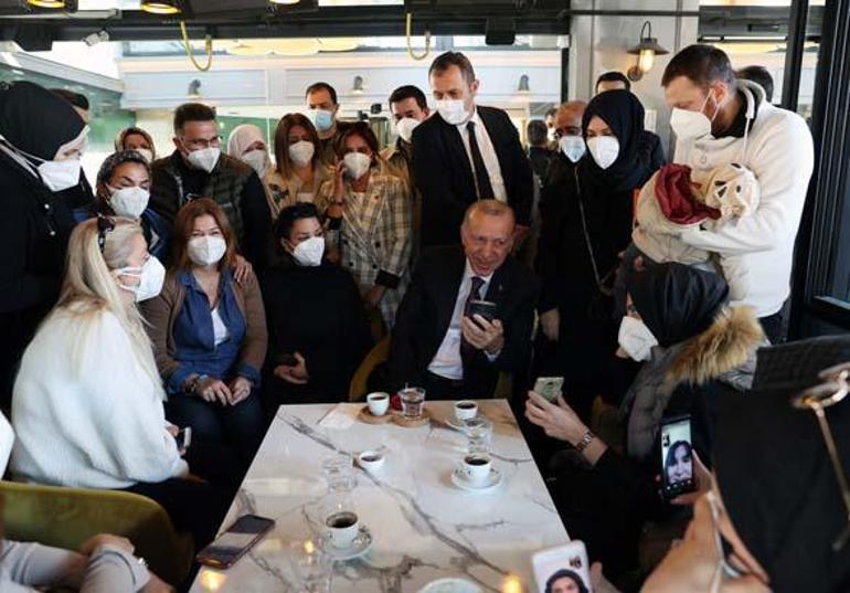 Erdoğan, Üsküdarda bir kafeyi ziyaret etti