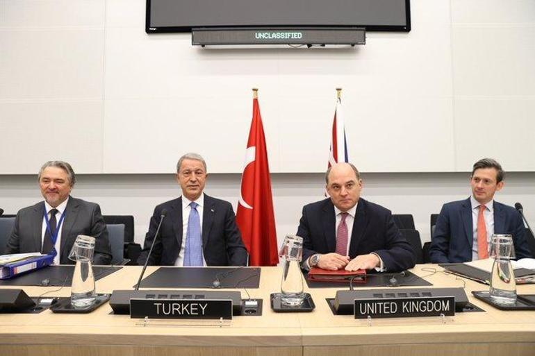 Milli Savunma Bakanı Akardan peş peşe kritik görüşmeler