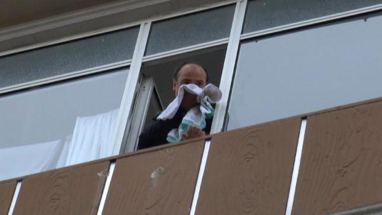 Esenlerde yangın; üst katlarda mahsur kalan 10 kişi kurtarıldı