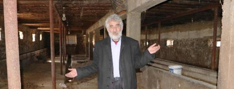 11 aydır köyü terk etti Utancından insanların karşısına çıkamıyor