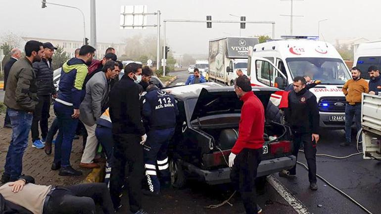 Bingölde 2 otomobil çarpıştı 6 kişi yaralandı