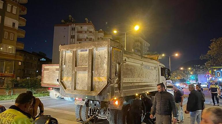 Hafriyat kamyonunun çarptığı motosikletli hayatını kaybetti