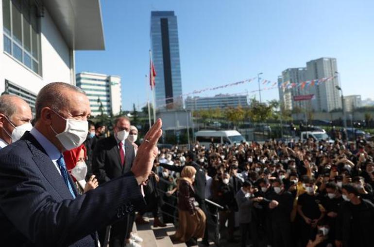 Cumhurbaşkanı Erdoğandan lise ziyareti