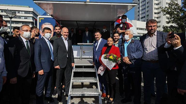 Bakan Soylu, MHP İzmir İl Başkanlığını ziyaret etti
