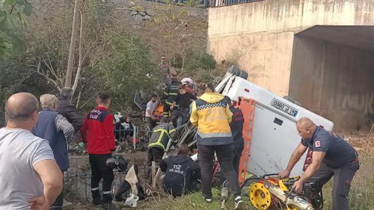 Son dakika... Kocaelide öğrenci servisi dereye düştü Hayatını kaybedenlerin sayısı 3e yükseldi