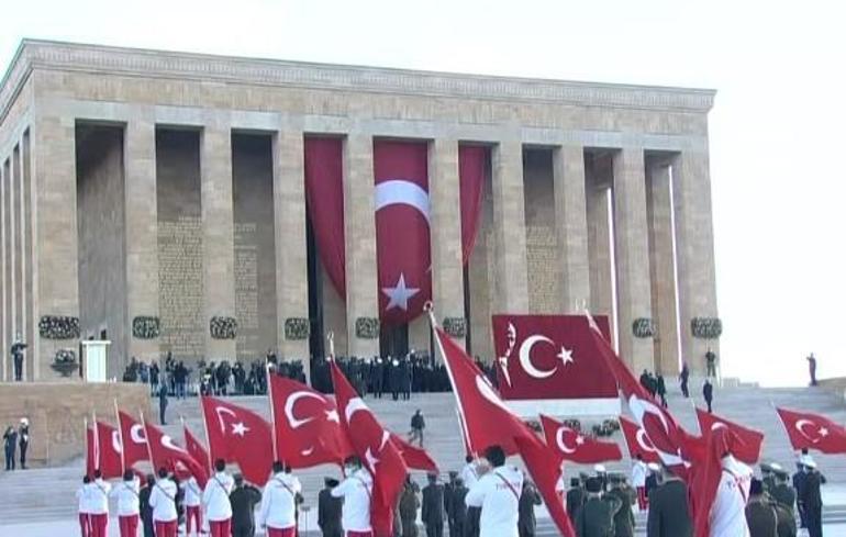 Devlet erkanı Atatürkün huzurunda Cumhurbaşkanı Erdoğan: Asla izin vermeyeceğiz
