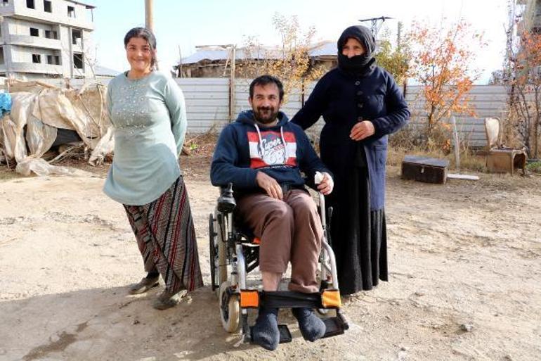 Engelli kardeşlerin hayatları, Fransada yaşayan çiftin gönderdiği akülü sandalye ile değişti