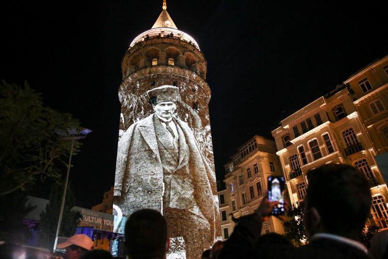 AKM ve Galata Kulesinde ışık gösterisiyle 10 Kasım anması