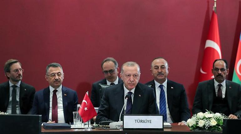 Cumhurbaşkanı Erdoğan, Aliyeve Türk Dünyası Ali Nişanı takdim etti