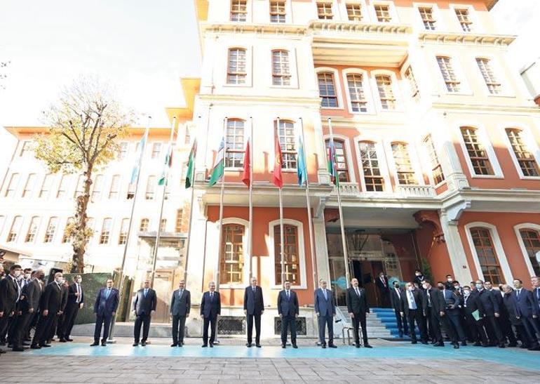 ‘Güneşin yeniden doğudan doğacağı günler yakındır’