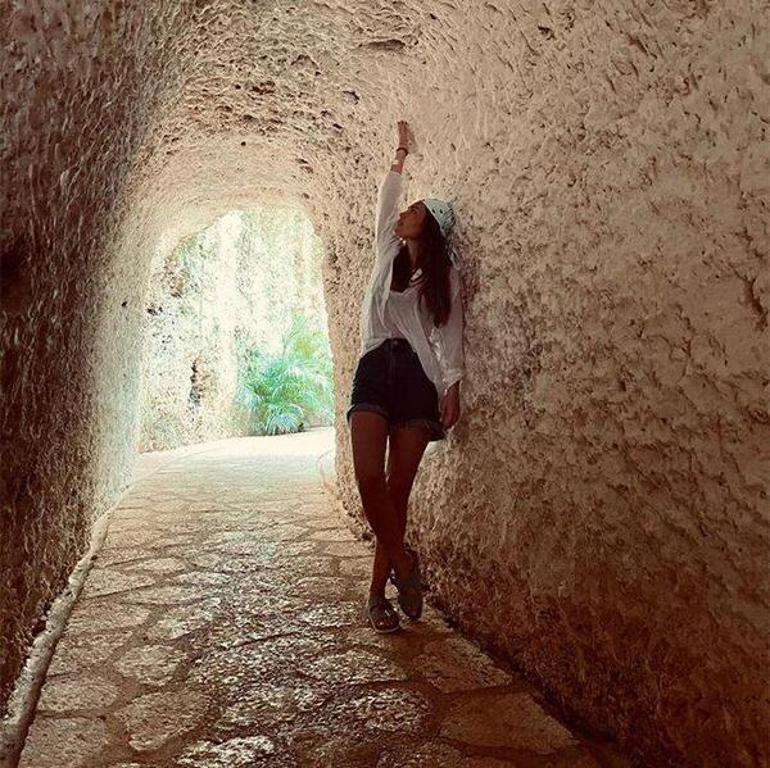 Aslı Enverden yeni tatil pozları