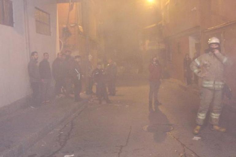 Beyoğlunda ev sahibi ile tartışan Suriyeliler iki gecekonduyu ateşe verdi