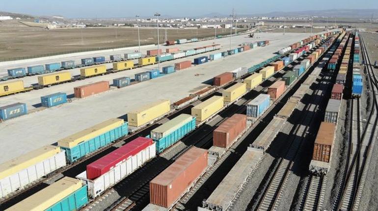 Bakan Karaismailoğlu: Kars Lojistik Merkezinden 417 bin ton yük taşındı