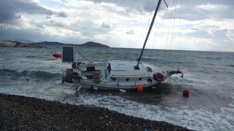 Bodrumda, rüzgarda sürüklenen tekne karaya oturdu
