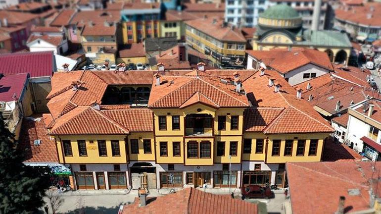 Market deposu olarak kullanılan tarihi Veli Paşa Hanı restore edildi