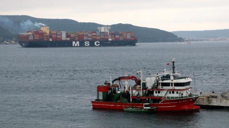 Çanakkale Boğazı, dev gemilerin geçişi için tek yönlü trafiğe kapatıldı