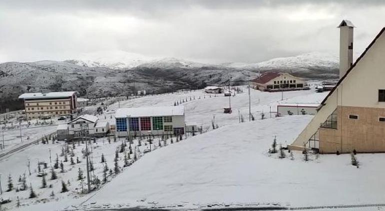 Sivasta kar yağışı; 6 köy yolu kapandı