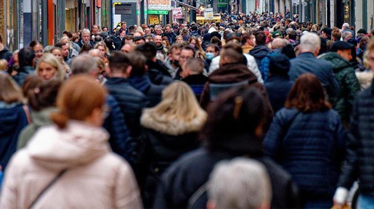 Son dakika... BioNTechten Omicron açıklaması Gözler aşılara çevrildi