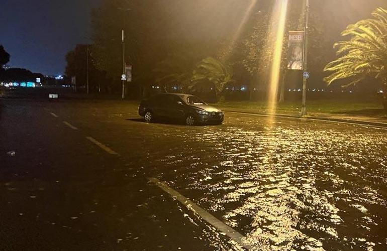 Kartal sahil yolu sular altında kalınca trafiğe kapatıldı