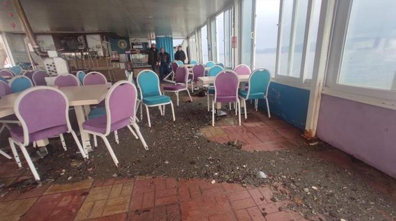 Şiddetli rüzgar kafeyi kullanılmaz hale getirdi
