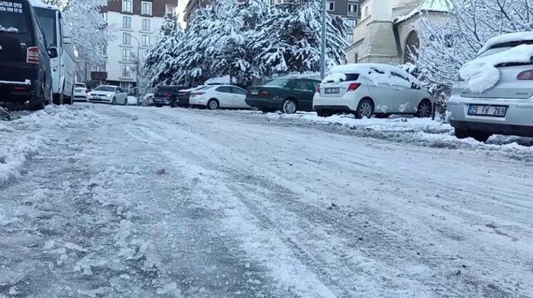 Erzurum buz kesti Gece -14’ü, gündüz -8’i gördü