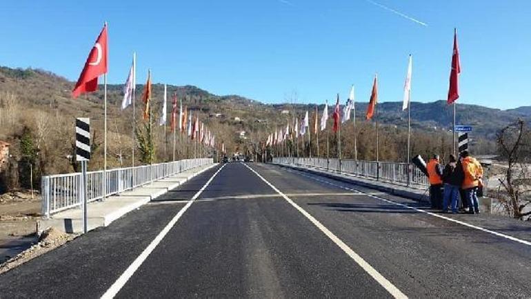 Bartında 69 günde tamamlanan köprünün açılışı yapıldı