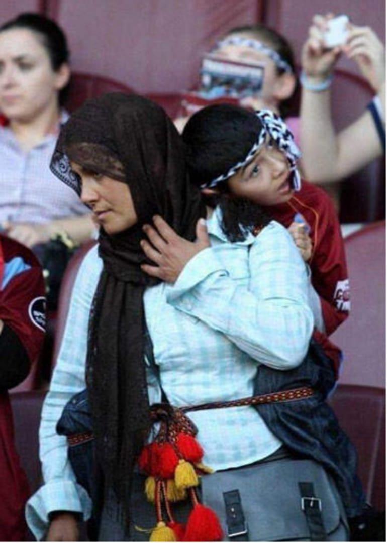 Trabzonspor yönetimi o anne ve oğlunu…