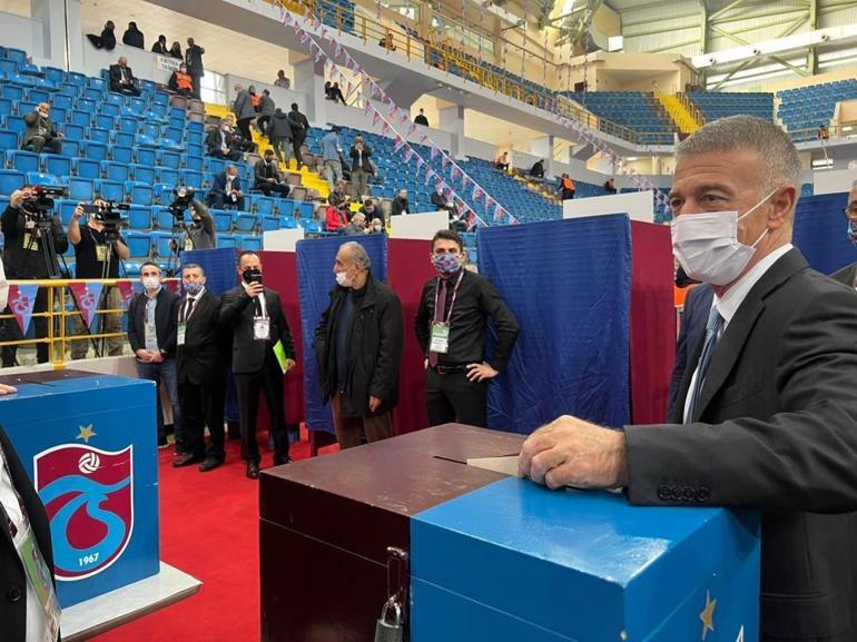 Trabzonspor, seçimli olağan genel kurulunda oy verme işlemi başladı