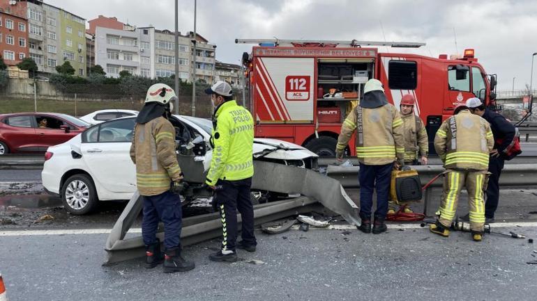 Kağıthane D-100de trafiği kilitleyen kaza