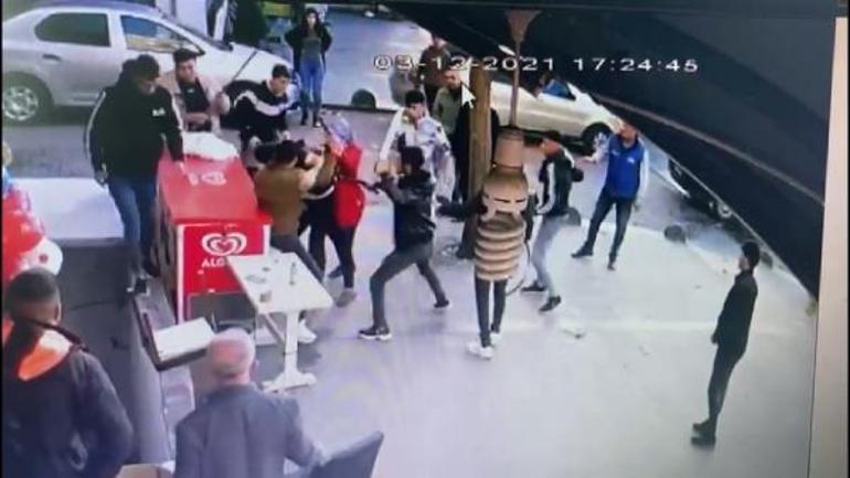 İstanbulda satırlı bıçaklı kavga