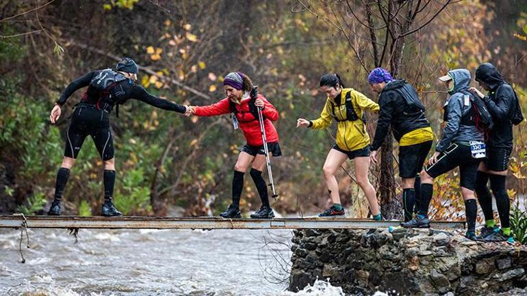 Maratonu koştu, bitiş çizgisinde evlenme teklif etti