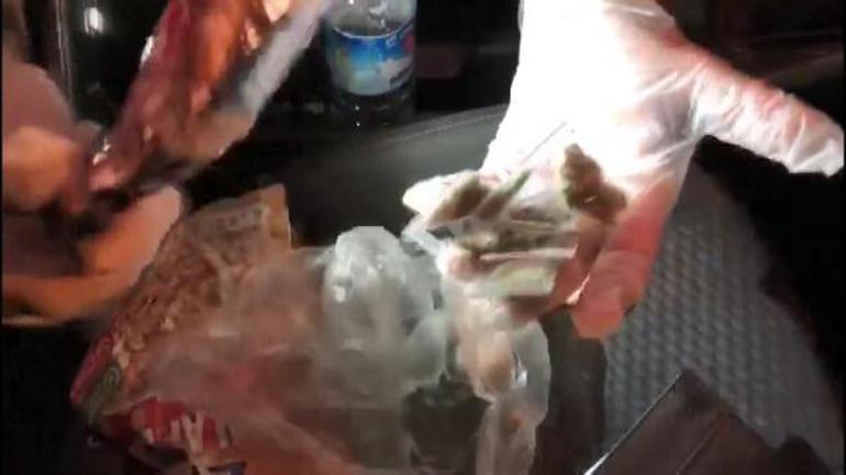 Şişlide direksiyonun altında saklanmış uyuşturucu ele geçirildi