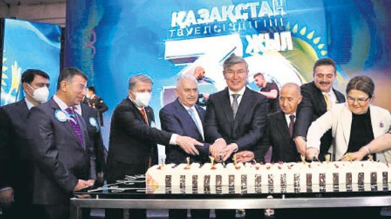 Kazakistanın 30. bağımsızlık yıl dönümü kutlandı