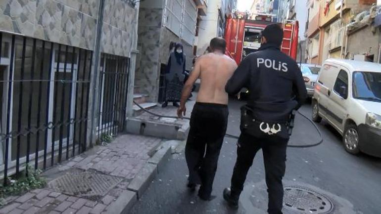 İstanbulda ilginç anlar Ambulanstan indi, yanan dairesinde gezdi