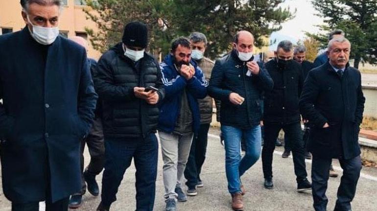 16 yaşında Azra kalbine yenik düştü