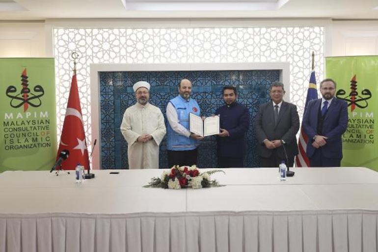 Diyanet İşleri Başkanı Erbaş, Malezya Dışişleri Bakanı Abdullah ile görüştü