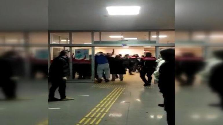 Büyükçekmecede iki aile arasında bıçaklı silahlı kanlı kavga