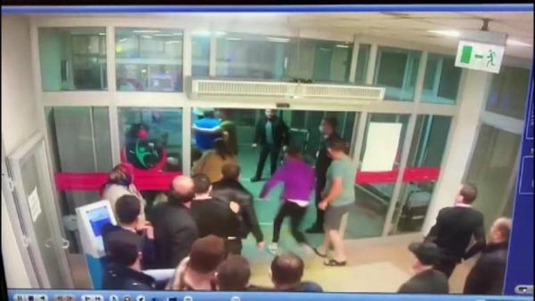Büyükçekmecede iki aile arasında bıçaklı silahlı kanlı kavga