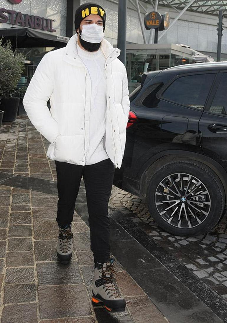 Burak Özçivit yılbaşı alışverişinde