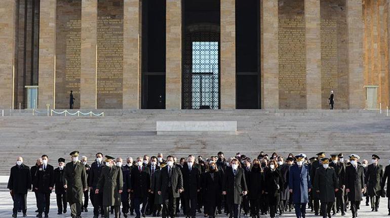 İsmet İnönü, 48. ölüm yılında mezarı başında anıldı