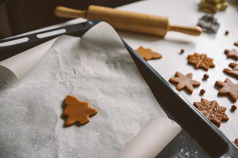 Yılbaşı kurabiyesi tarifi nasıl yapılır, malzemeleri neler Yılbaşı kurabiyesi süsleme şekilleri