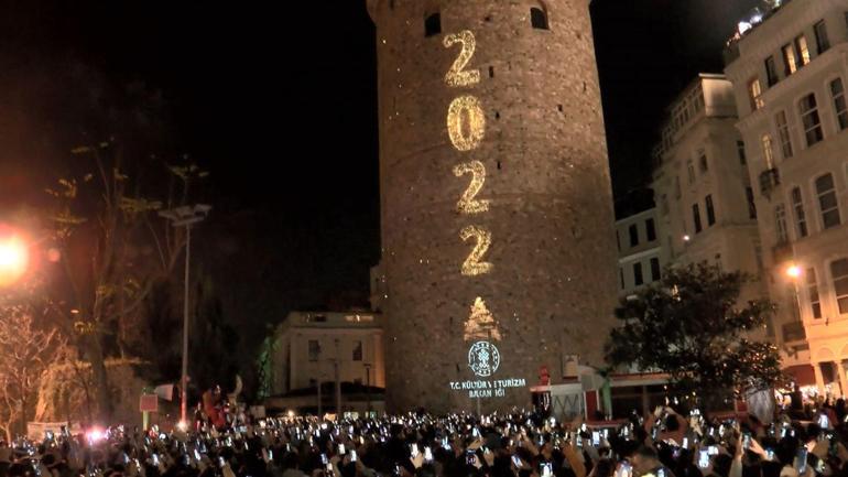 Türkiyede yeni yıl heyecanı Böyle kutlandı