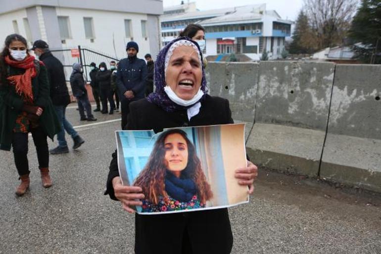 Gülistan Doku’nun ailesi Tunceli Adliyesi önünde oturma eylemi başlattı