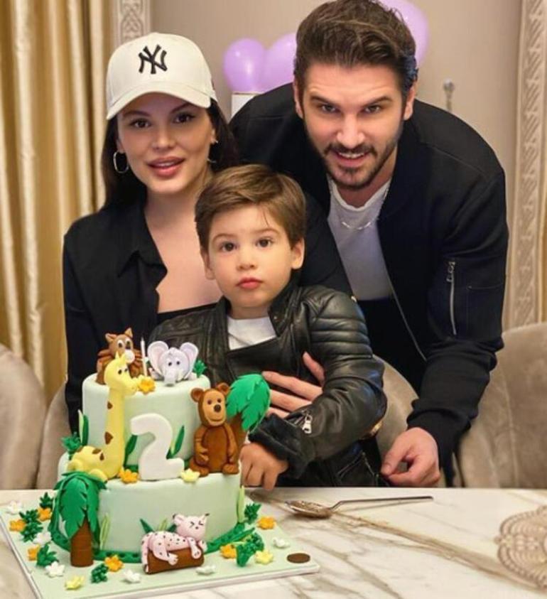 Tolgahan Sayışman ile Almeda Abaziden mutlu aile pozu